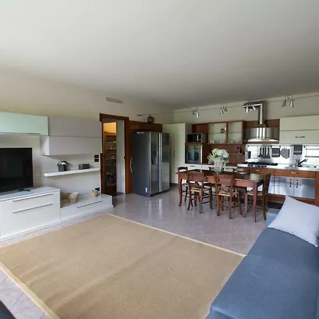 Tricamere In Soave Apartment