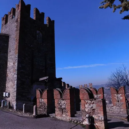 Tricamere In Soave